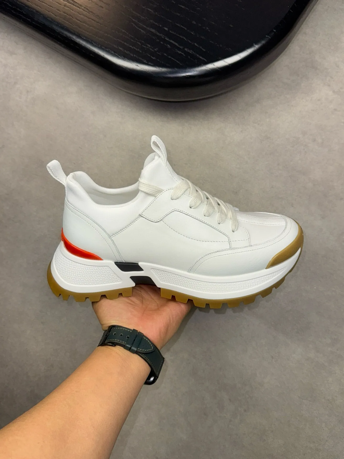 [HERMES] Hermès men's shoes💰560💰 - High-end quality original casual sports shoes - Upper: 🔝Nappa calfskin, high-grade elastic cloth, brand webbing - Lining: elastic cloth, foot pad; water-dyed cowhide - Outsole: ultra-light T men's shoes 💰U foam rubber; two-color molded outsole -Ultra-high quality control and fine workmanship: outstanding (high-end, extravagance, grade) -Size: 39-44 (38, 45, can be customized)